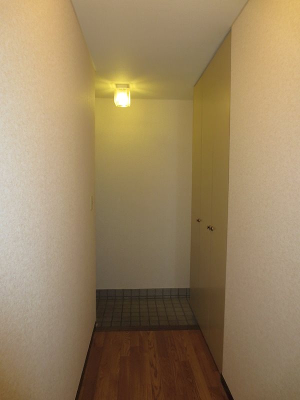 フリューゲルハイム 玄関