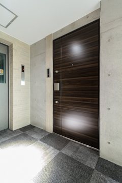 ラペルラ世田谷赤堤 玄関