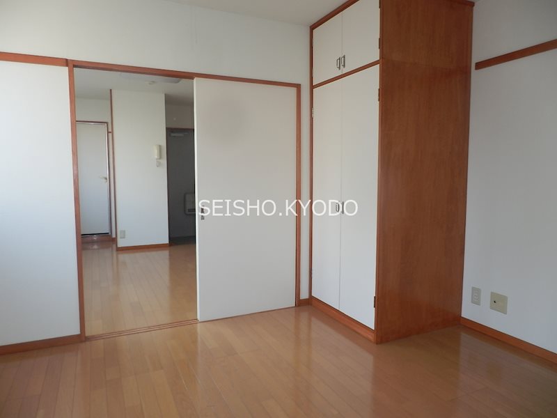 ダイナカビル ベッドルーム