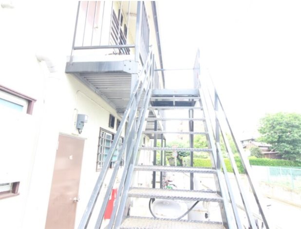 第一ひがしハイツ 玄関