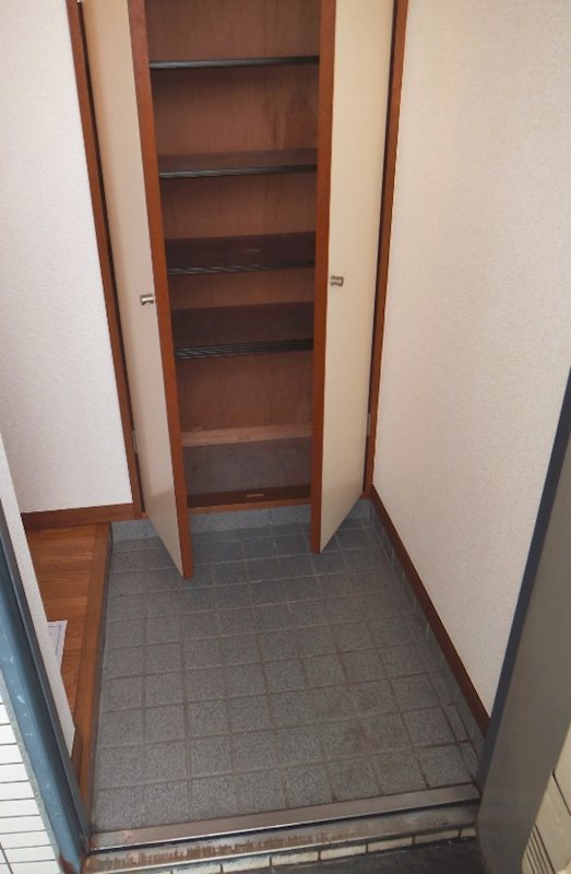 メゾンスター 玄関