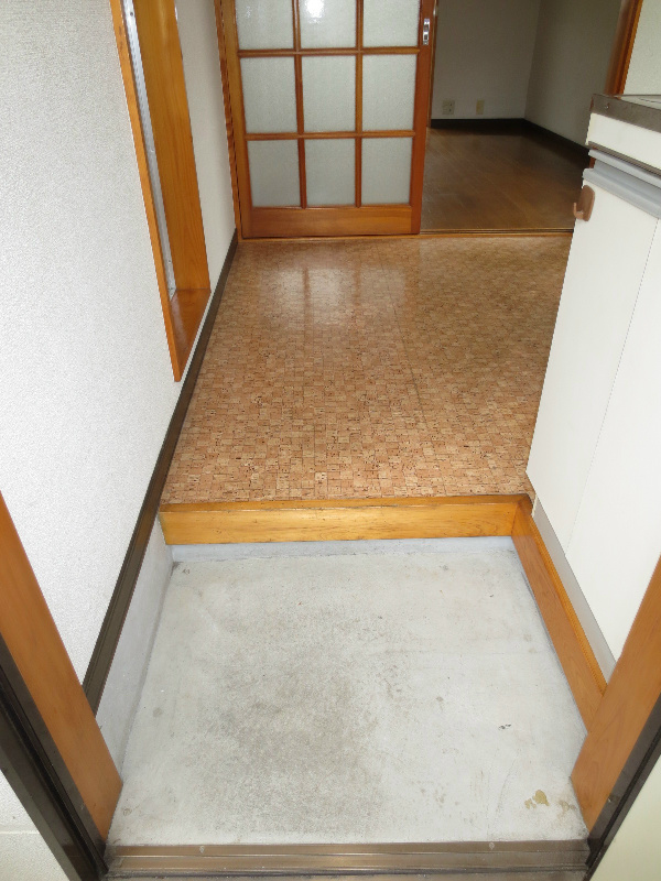 ハイツはなぶさ 玄関