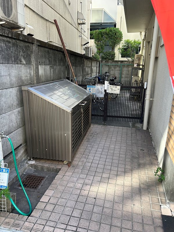 エルコーポイシワタ 玄関
