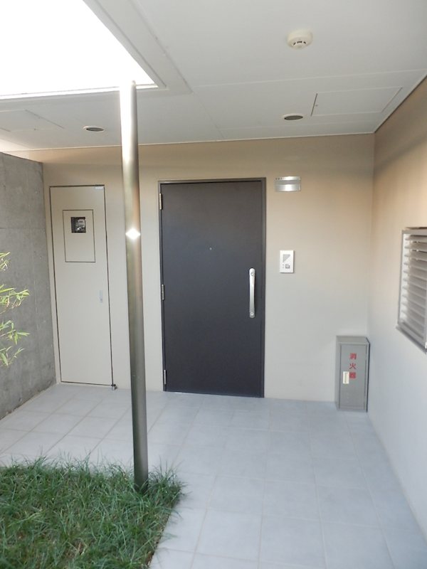 ガーデン千歳船橋 玄関