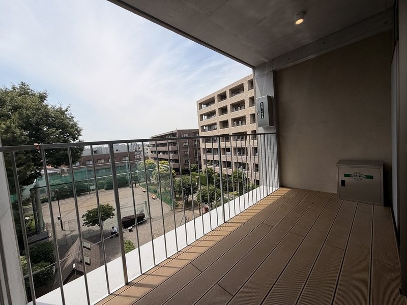 ＳＯＬＵＭ世田谷砧  ベランダ