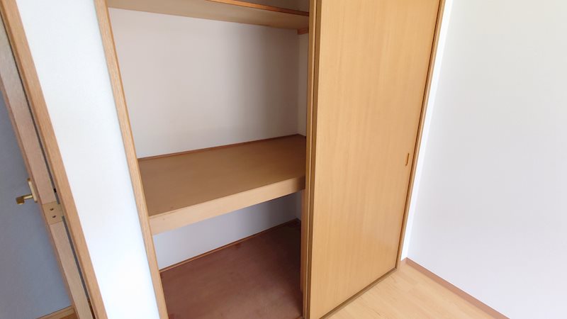 グランドハイツ西野B 収納