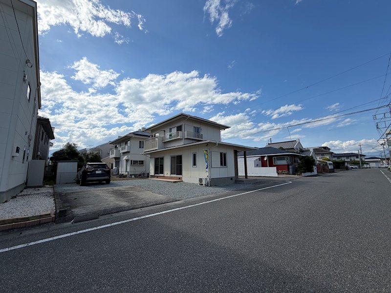 昭和町戸建て 駐車場