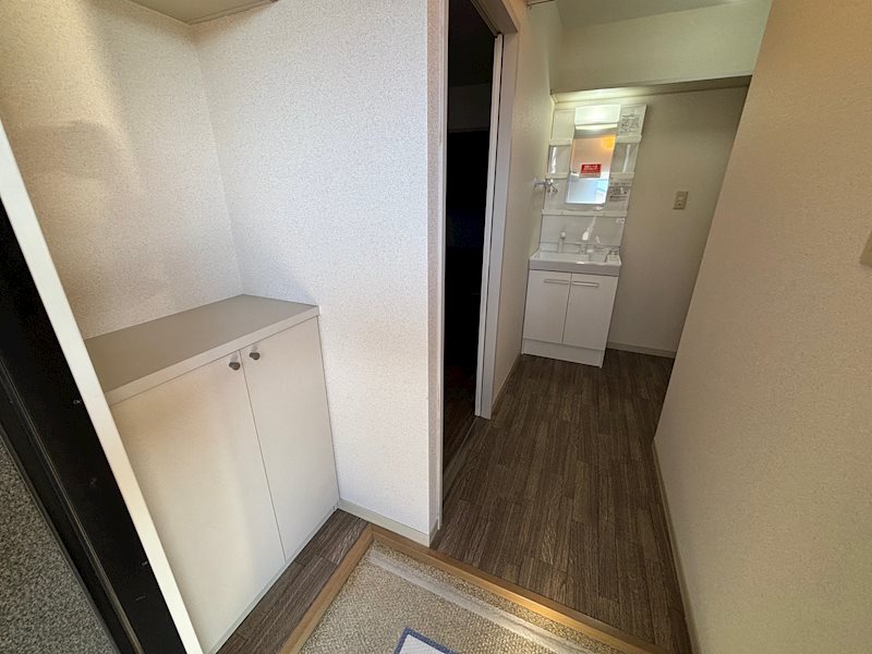 セフィラオオシロ 玄関