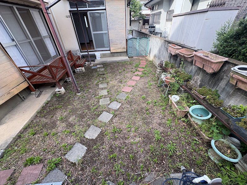 山梨県甲斐市西八幡 庭