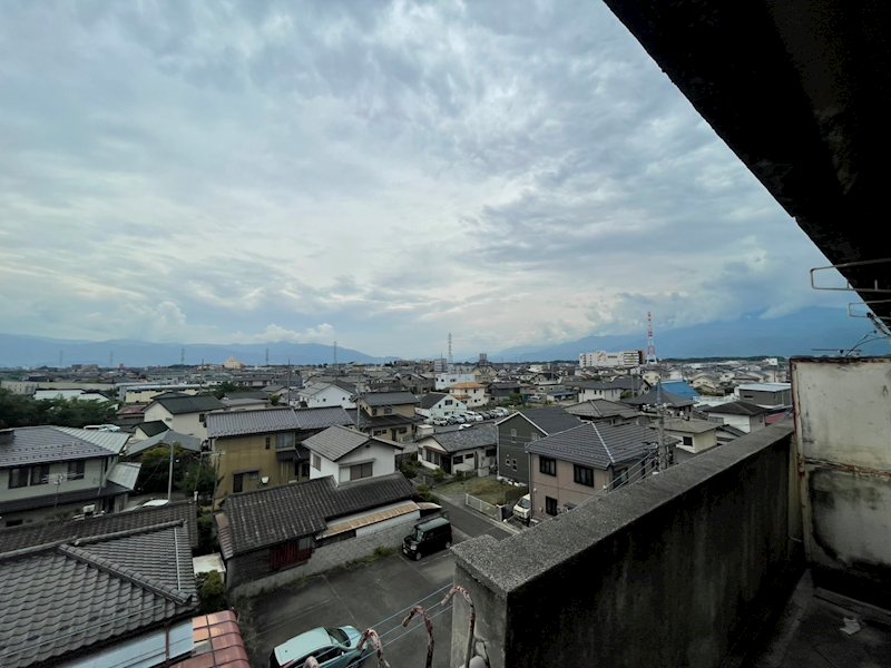 山梨県甲斐市竜王新町 ベランダ