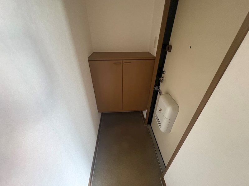 山梨県韮崎市龍岡町下條南割 玄関