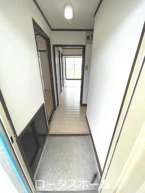 シャンポール国分 玄関