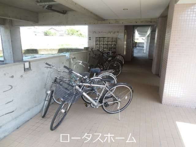 鹿児島県霧島市国分中央３丁目12－8－1 駐車場