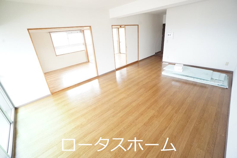 トーカンマンション国分 リビング