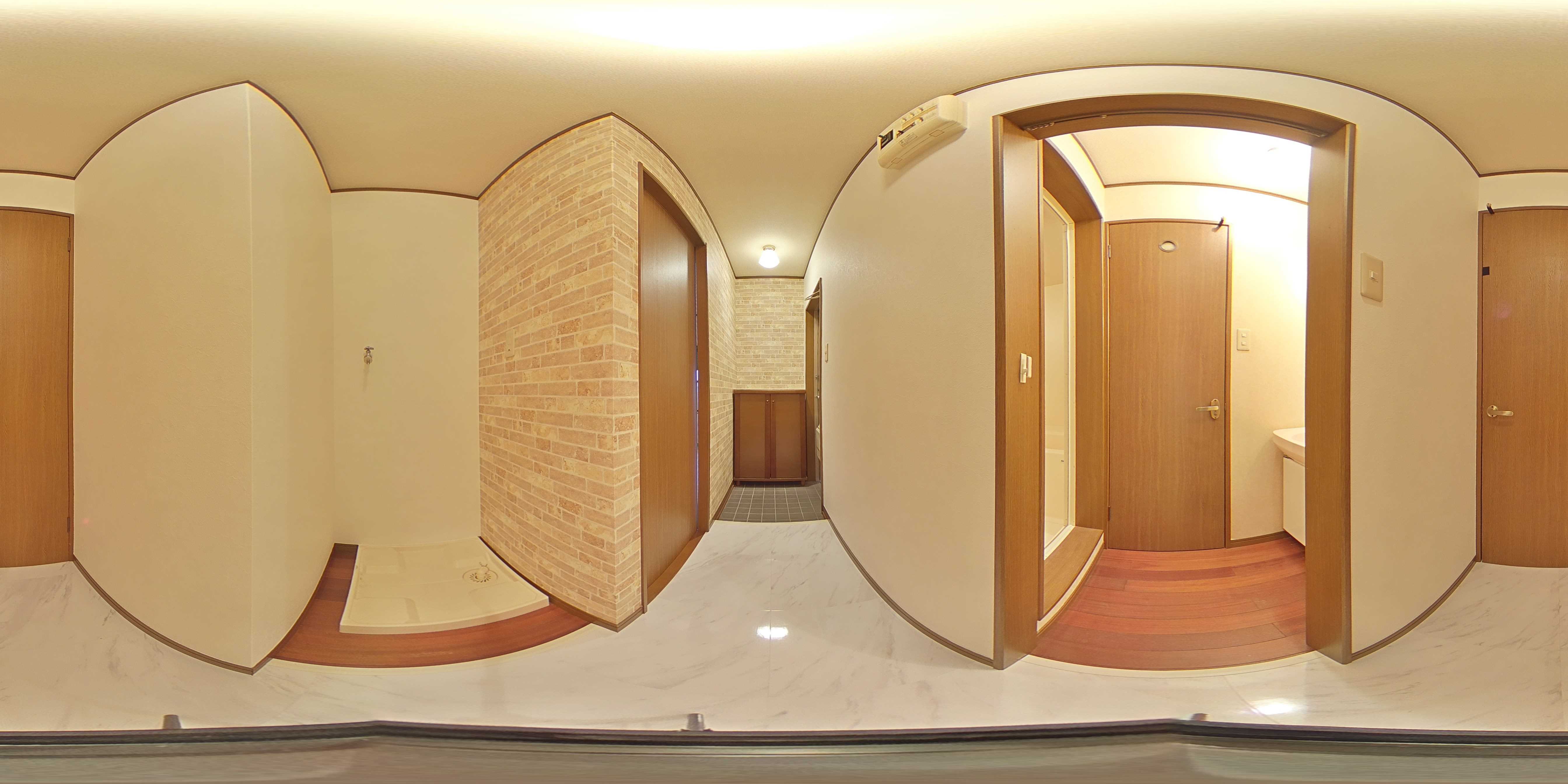 鹿児島県霧島市国分野口西18-8 玄関