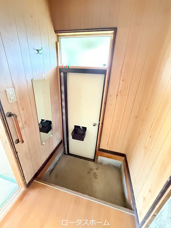 鹿児島県霧島市隼人町内山田 玄関