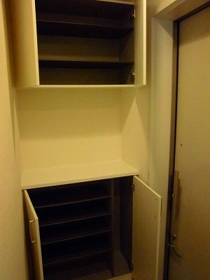 プレジオ桜丘 玄関