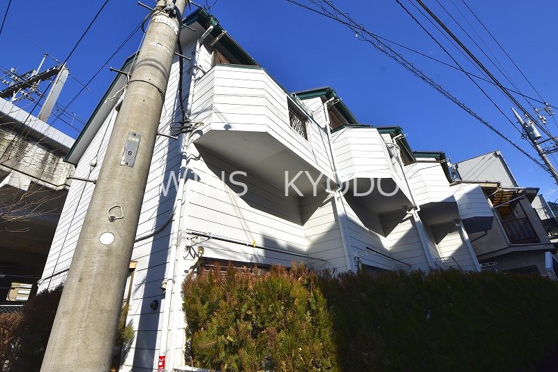 イエスタディ 102号室 外観