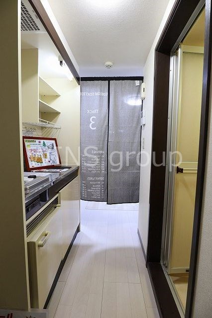 イエスタディ 玄関