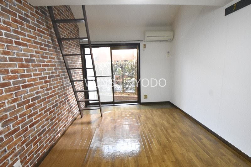 イエスタディ リビング