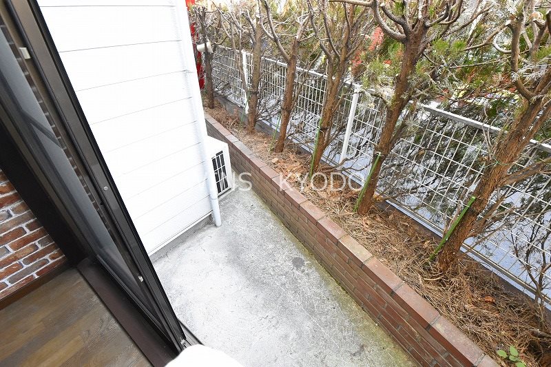 イエスタディ ベランダ