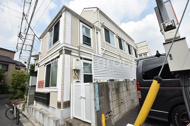フェリスカロン 203号室 外観
