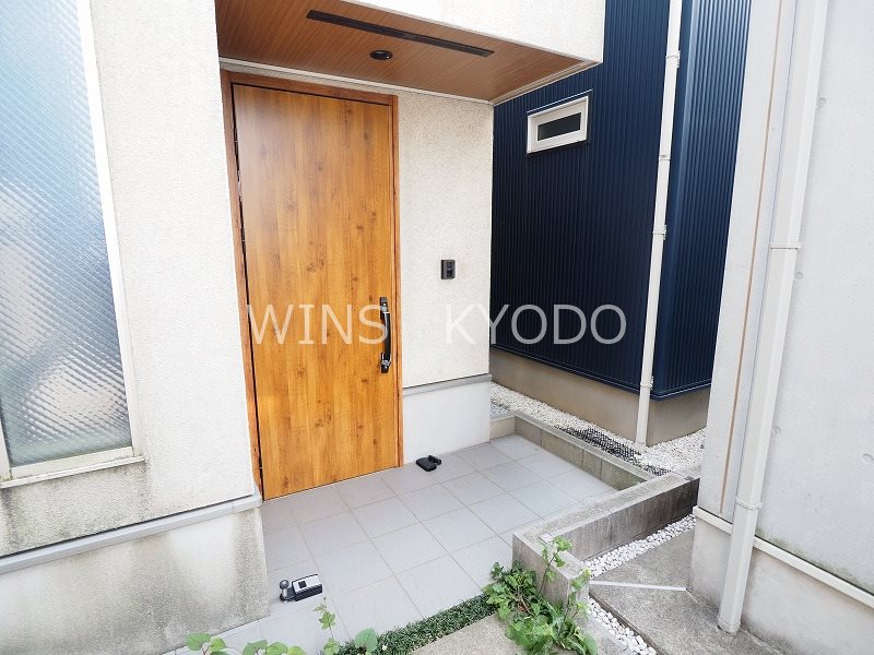桜丘5丁目戸建 玄関