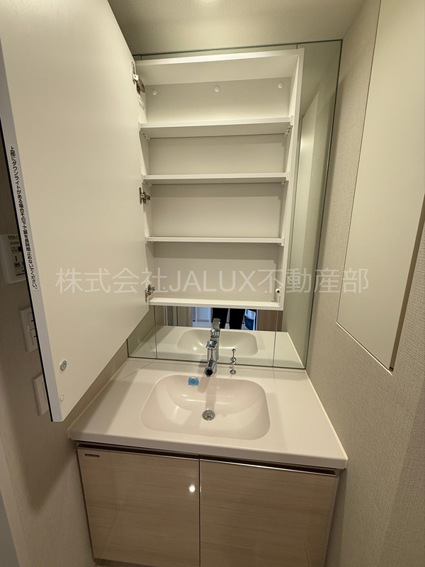 クローバー神田紺屋町 洗面所