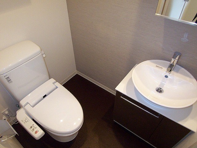 NISHI　IKEBUKURO　RESIDENCE トイレ
