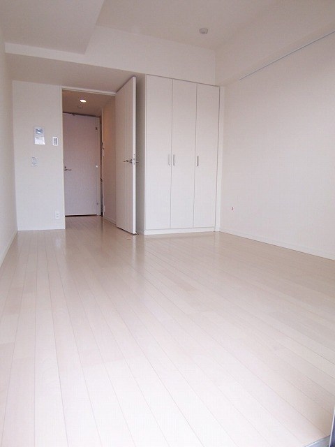 NISHI　IKEBUKURO　RESIDENCE リビング