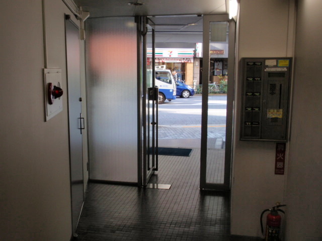 KJ南池袋ビル エントランス