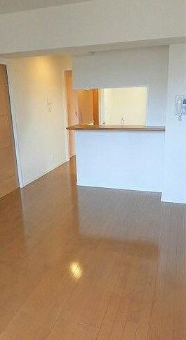 ライオンズマンションセントワーフ横濱   リビング
