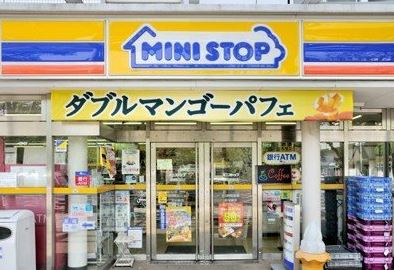 グラントゥルース神田岩本町 コンビニ