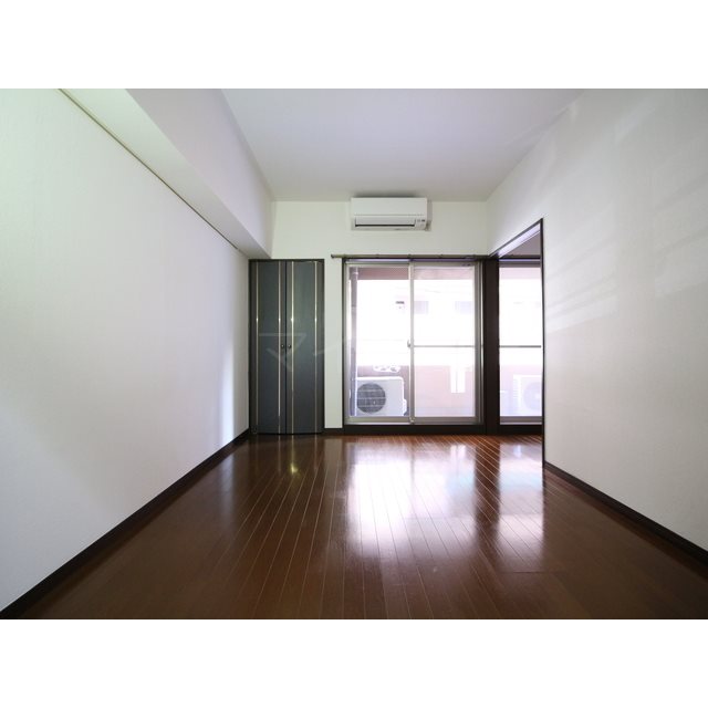 プレール神田佐久間町 リビング