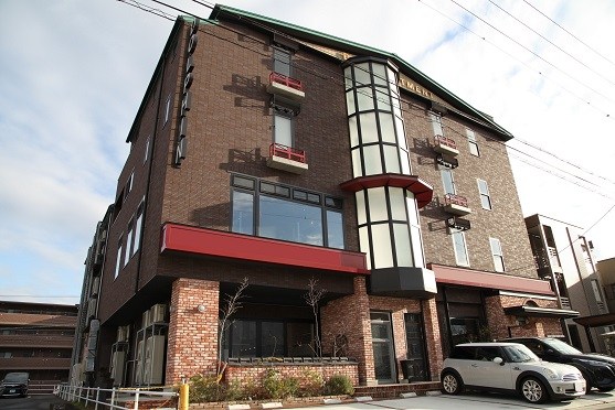 DS　APARTMENT North 玄関