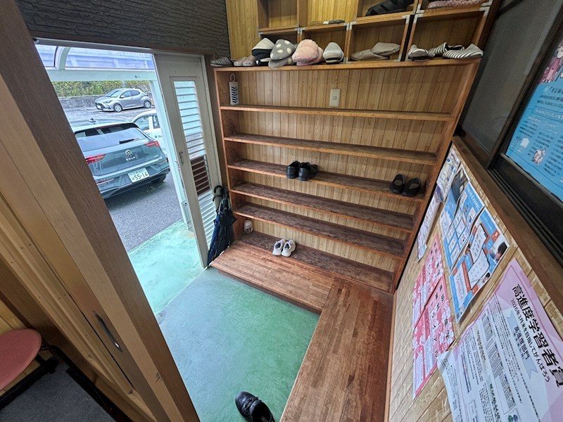 安城市緑町貸店舗 玄関