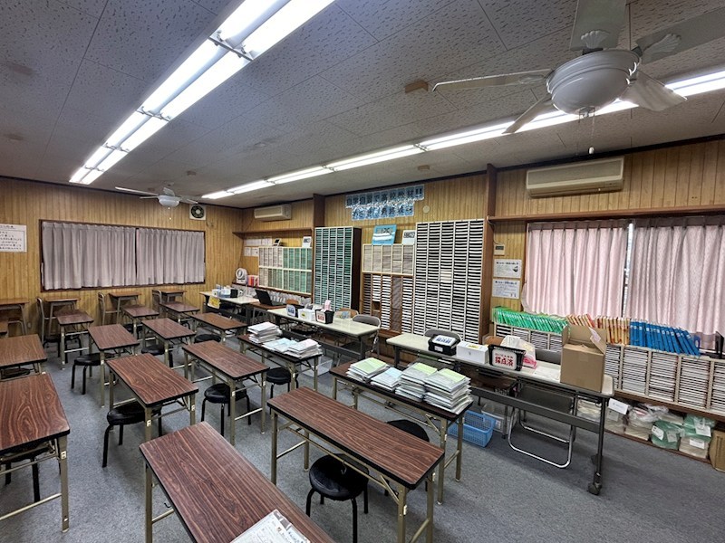 安城市緑町貸店舗 リビング