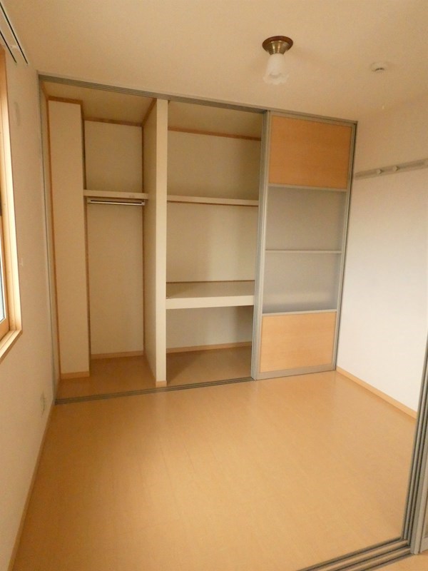 ルミエール大友ABCD  ベッドルーム