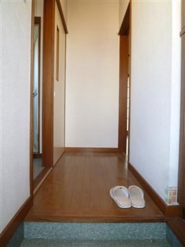 ヴィレッジ堀越 玄関