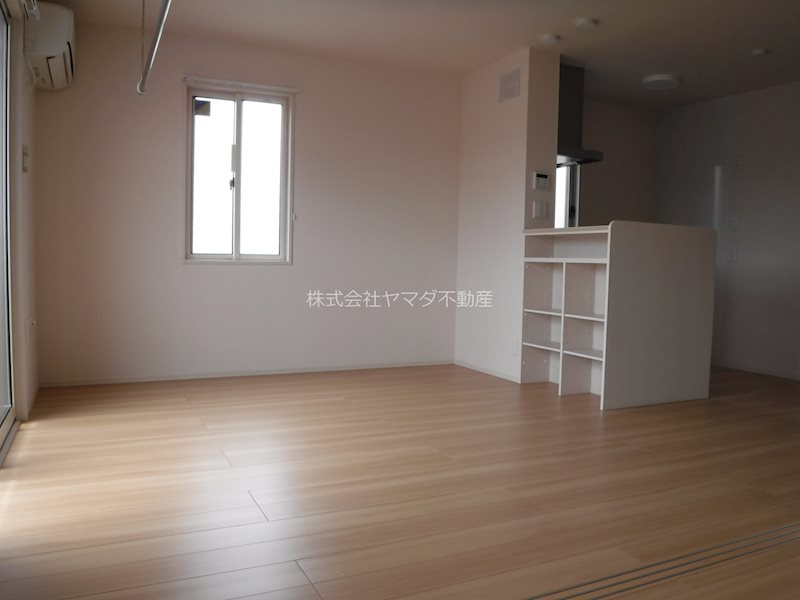 アスター リビング