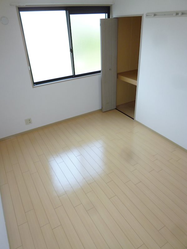 サンライズヒルC ベッドルーム