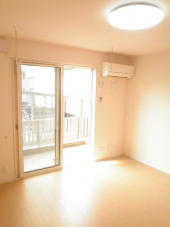 ブライトガーデンB リビング