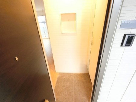 シキレジデンシア 玄関