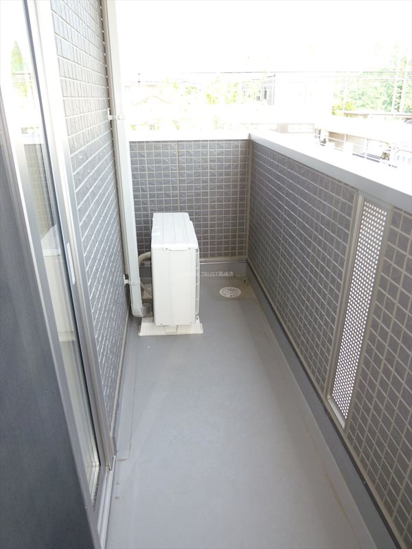 カラーズ　ガーデン ベランダ