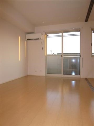 クリスタルコート リビング