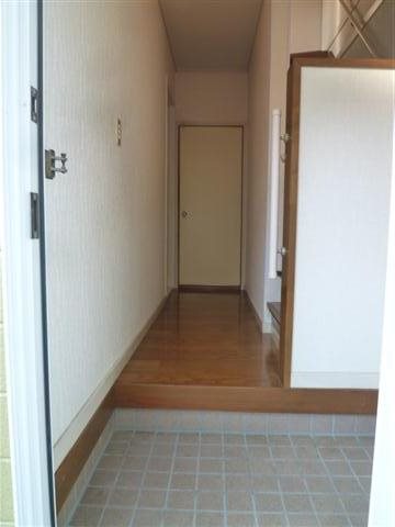 鼻高テラスハウスA・B・C・D 玄関