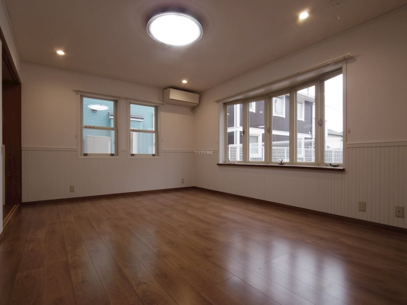 下中居町戸建 リビング