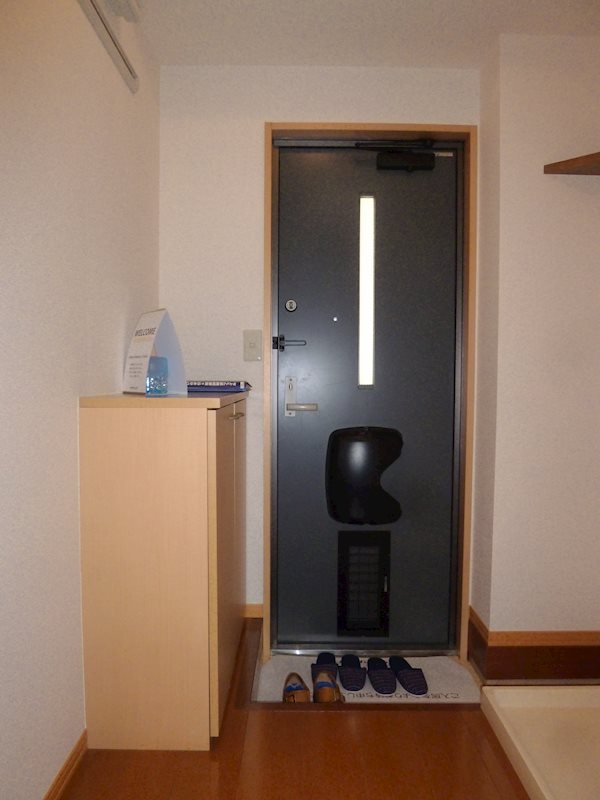 リビングタウン上並榎AB 玄関