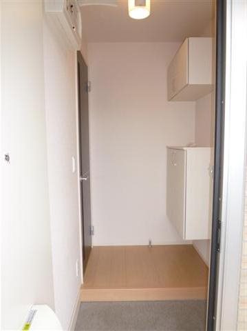 クリスタルコート 玄関