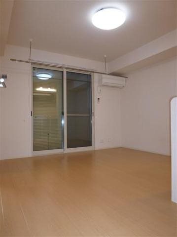 クリスタルコート リビング